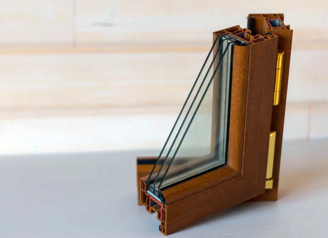 Installation de fenêtre en bois sur mesure Sarrians